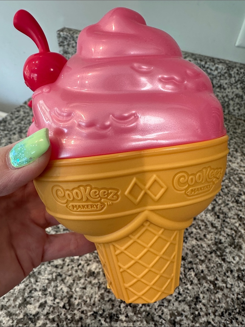 Moose Toys Cookeez Makery Yum Yumz Pink Ice Cream Plush Toy